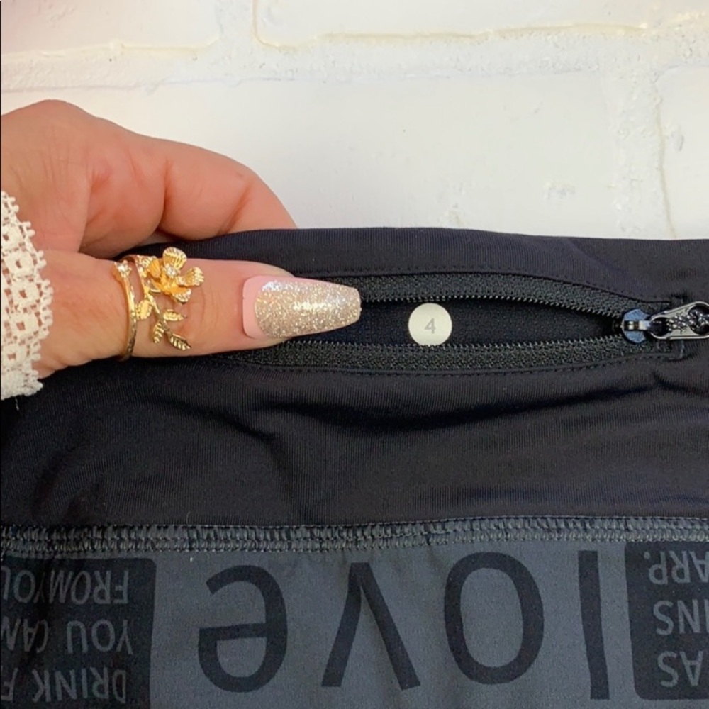 🍋Lululemon Speed Short! - Picture 4 of 8